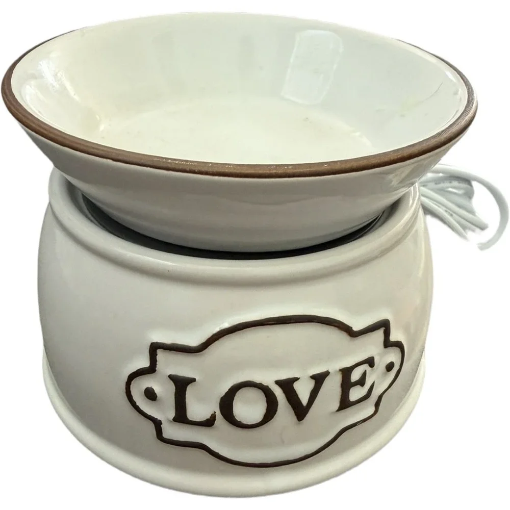 Scentsy LOVE Wax Warmer White Ceramic Full Size Gently Used w/ Box